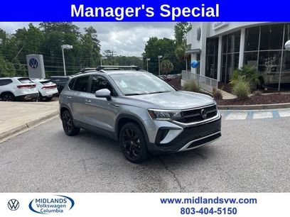 Used 2023 Volkswagen Taos SE w/ Panoramic Sunroof Package