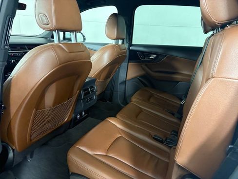 Used 2019 Audi Q7 3.0T Premium image 37