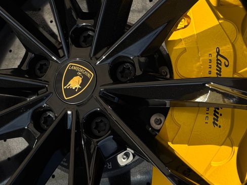 Used 2021 Lamborghini Urus image 78