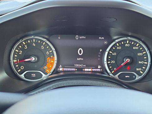 Used 2017 Jeep Renegade Altitude FWD image 26