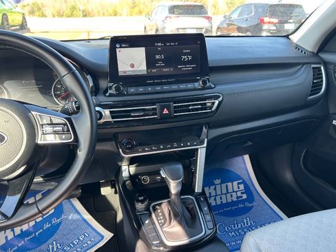Used 2021 Kia Seltos SX w/ SX Sunroof Package AWD/4WD image 11