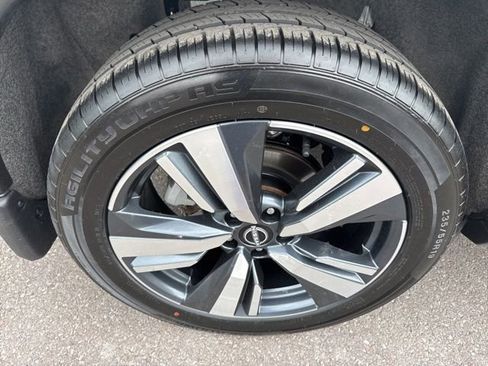 Certified 2023 Nissan Rogue SL AWD/4WD image 32