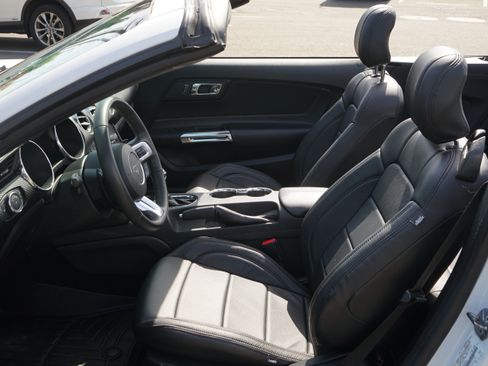 Used 2016 Ford Mustang Convertible w/ Equipment Group 051A RWD image 18