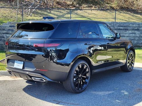 New 2026 Land Rover Range Rover Sport SE AWD/4WD image 2