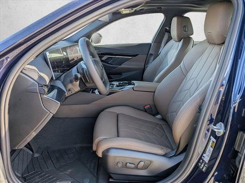 New 2026 BMW 530i xDrive w/ Premium Package AWD/4WD image 4