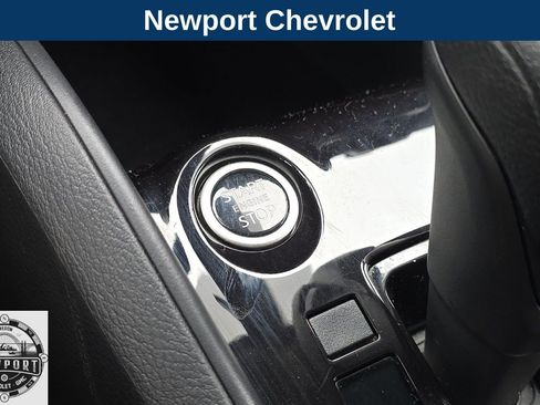 Used 2021 Nissan Versa S image 22