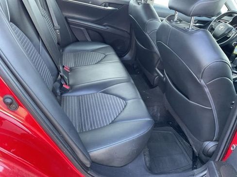 Used 2021 Toyota Camry SE image 9