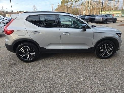 Used 2023 Volvo XC40 B5 Plus w/ Driver Assist Package AWD/4WD image 6