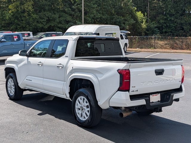 Used 2024 Toyota Tacoma SR5 AWD/4WD image 5