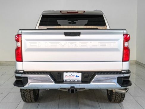 Used 2022 Chevrolet Silverado 1500 LT RWD image 7