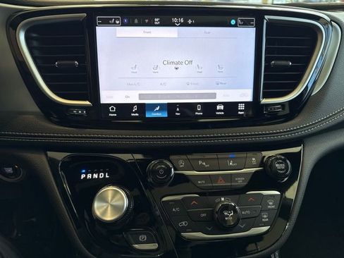 New 2026 Chrysler Pacifica Limited w/ S Appearance Package image 22