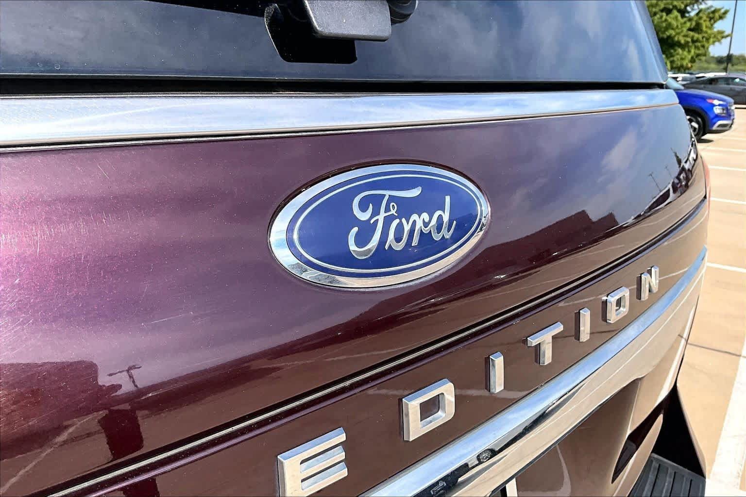 Used 2024 Ford Expedition Limited AWD/4WD image 10
