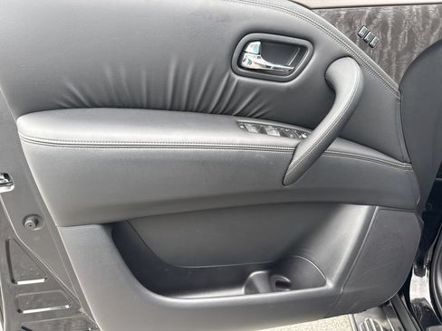 Used 2024 Nissan Armada Platinum w/ Captain's Chairs Package AWD/4WD image 10