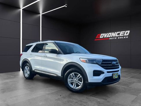 Used 2020 Ford Explorer XLT w/ Comfort Package AWD/4WD image 3