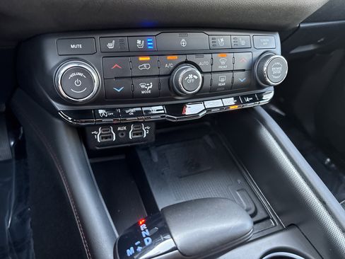 Certified 2024 Dodge Durango GT image 31