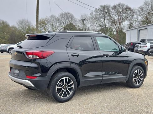 Used 2025 Chevrolet TrailBlazer LT w/ Driver Confidence Package image 6