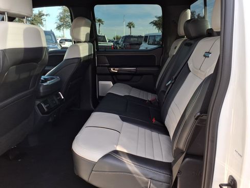 Used 2025 Ford F150 Lightning Platinum image 17