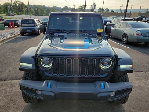 Used 2024 Jeep Wrangler Unlimited Rubicon 4xe AWD/4WD image 2