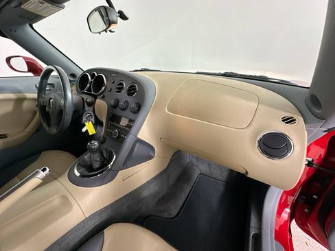 Used 2006 Pontiac Solstice Convertible w/ Premium Package RWD image 34