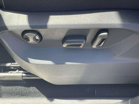 New 2026 Volkswagen Atlas SE FWD image 16