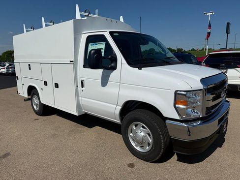 New 2026 Ford E-350 and Econoline 350 Super Duty w/ Power Equipment Group RWD image 2