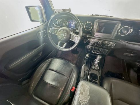 Used 2020 Jeep Wrangler Unlimited Sahara image 9