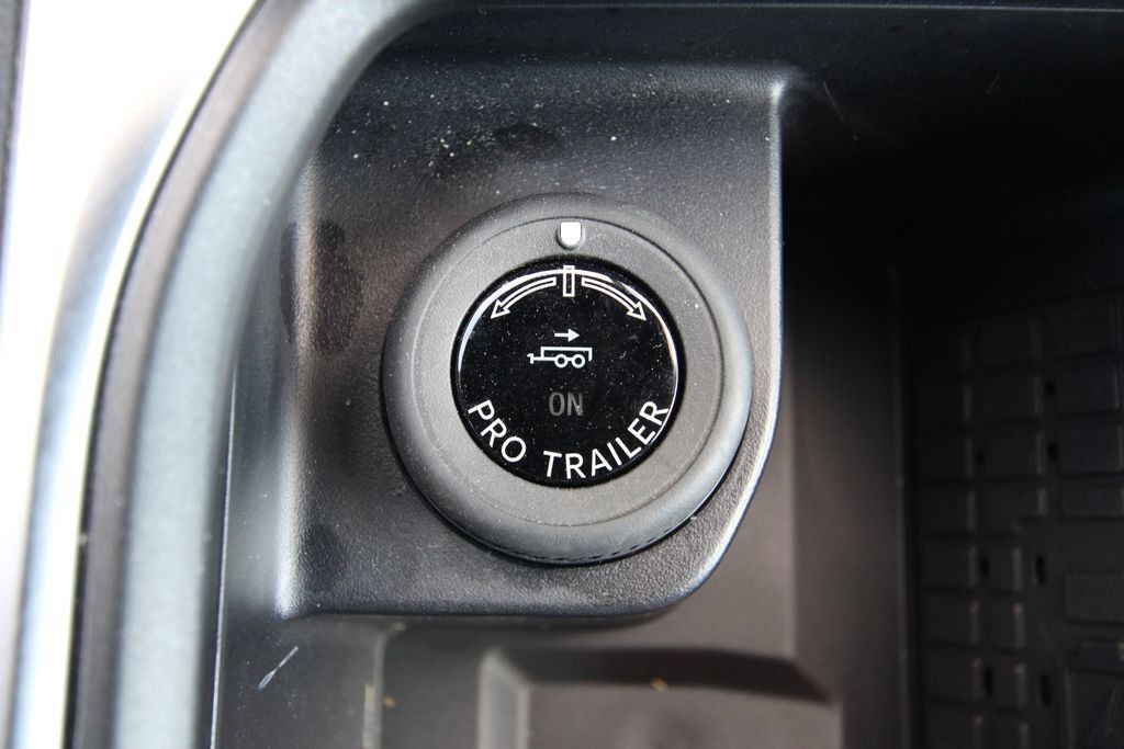 Used 2025 Ford Expedition Tremor AWD/4WD image 28