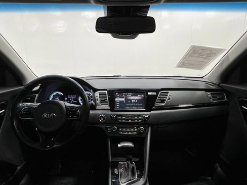 Used 2018 Kia Niro Touring FWD image 20