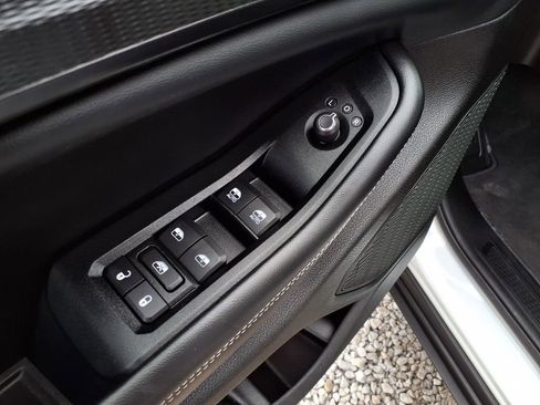 Used 2025 Jeep Grand Cherokee L Laredo w/ Luxury Tech Group I image 22