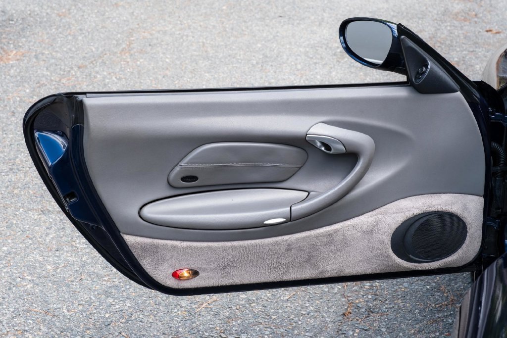 Used 1999 Porsche 911 Carrera RWD image 15