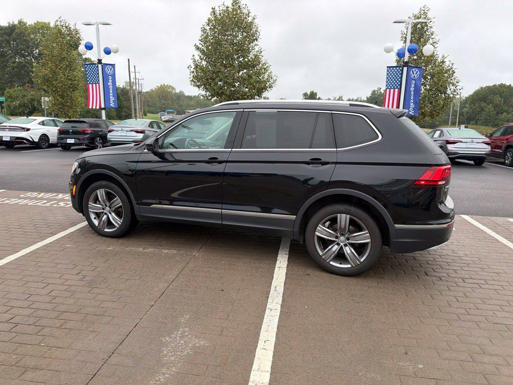Used 2021 Volkswagen Tiguan SEL AWD/4WD image 18