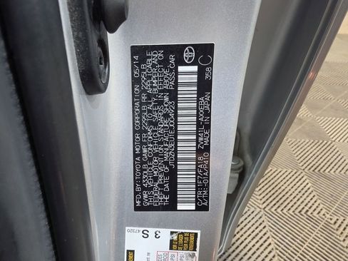 Used 2014 Toyota Prius V Three FWD image 26