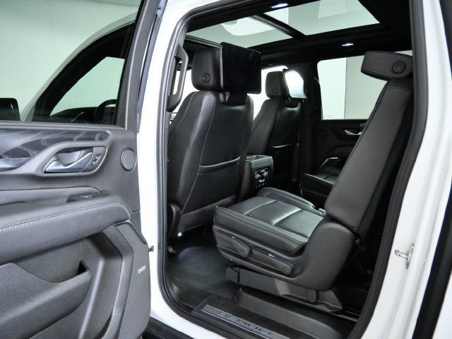 Used 2023 GMC Yukon XL Denali AWD/4WD image 12