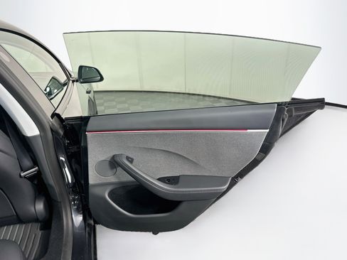Used 2025 Tesla Model 3 Long Range RWD image 29