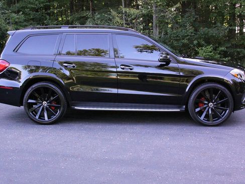 Used 2018 Mercedes-Benz GLS 550 4MATIC w/ Driver Assistance Package image 9