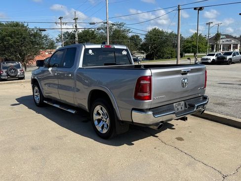 Used 2019 RAM 1500 Laramie AWD/4WD image 9