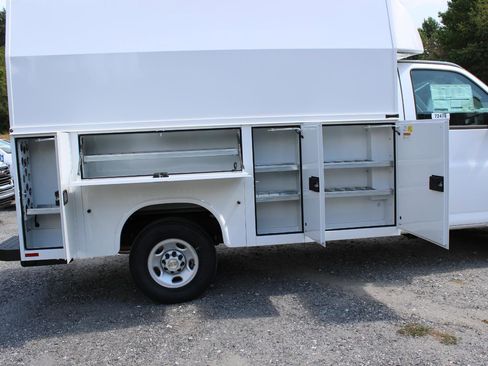 New 2025 Chevrolet Express 3500 w/ Power Convenience Package RWD image 6
