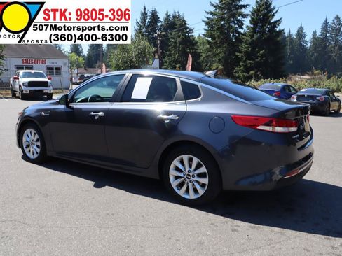 Used 2017 Kia Optima LX w/ Option Group 014 FWD image 5