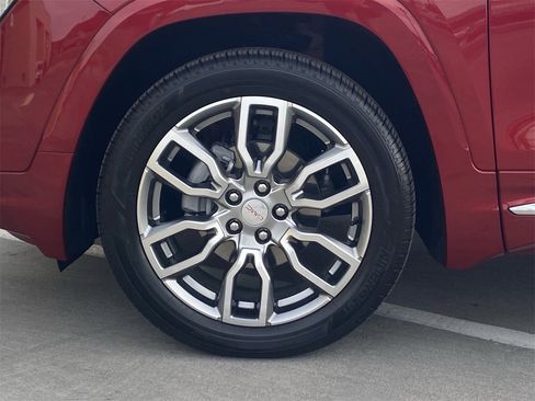 Used 2023 GMC Terrain Denali image 9