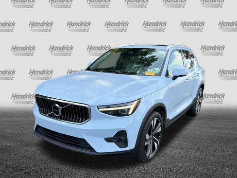 Certified 2024 Volvo XC40 B5 Ultimate w/ Protection Package Premier AWD/4WD image 7