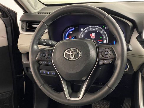 Used 2020 Toyota RAV4 Limited image 16