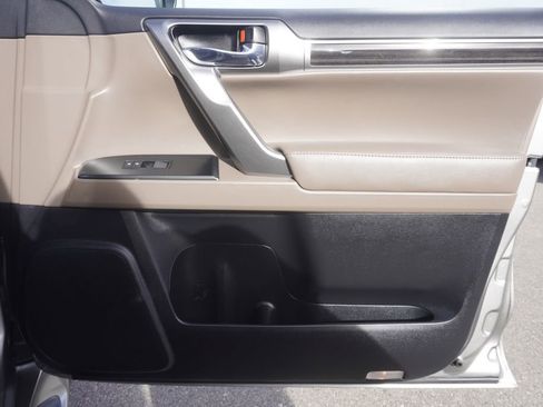 Used 2023 Lexus GX 460 Luxury image 21