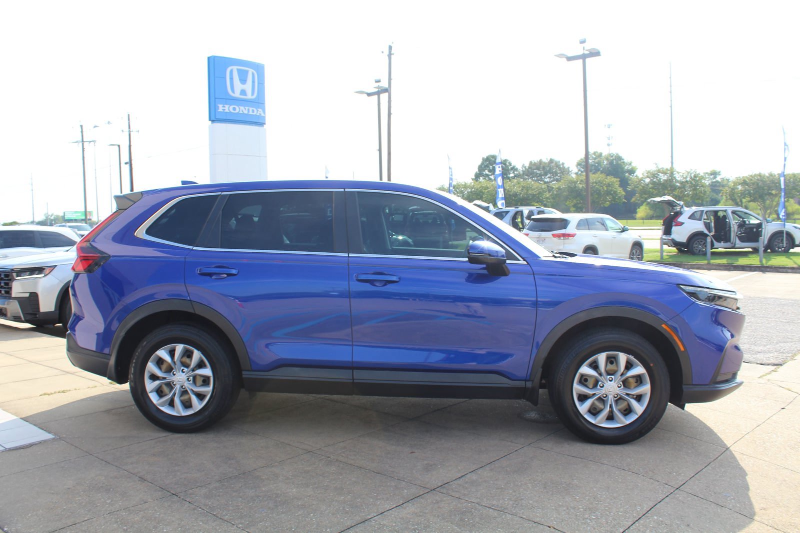Used 2024 Honda CR-V LX image 4
