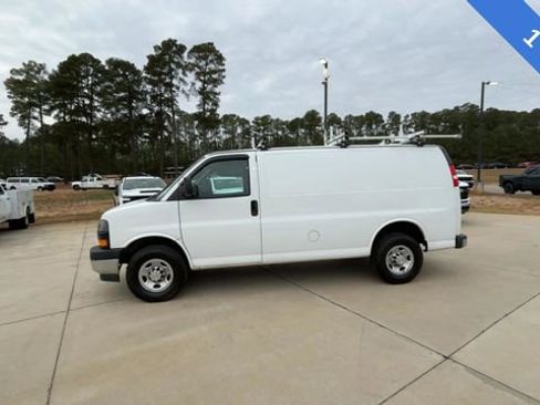 Used 2022 Chevrolet Express 2500 Work Van w/ Driver Convenience Package image 2