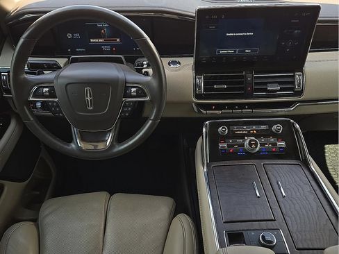 Used 2022 Lincoln Navigator Reserve AWD/4WD image 12