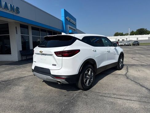 Used 2025 Chevrolet Blazer LT FWD image 4
