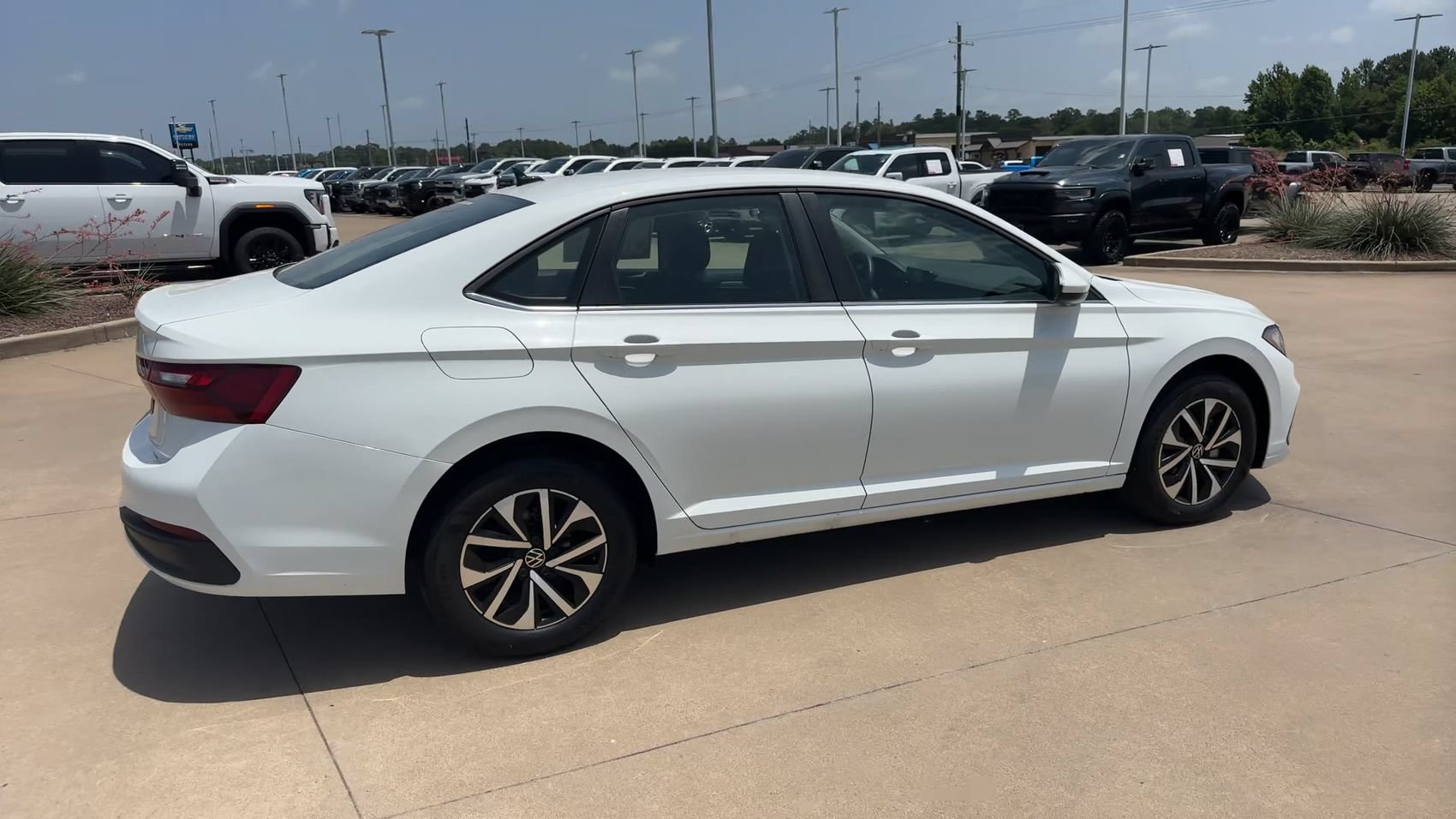 Used 2025 Volkswagen Jetta S FWD image 9