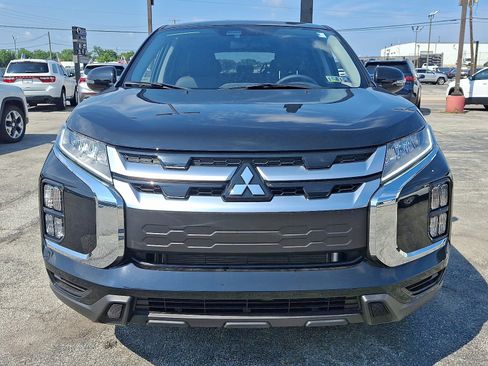 New 2025 Mitsubishi Outlander Sport SE image 3