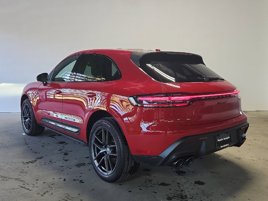 Certified 2026 Porsche Macan Turbo AWD/4WD image 3