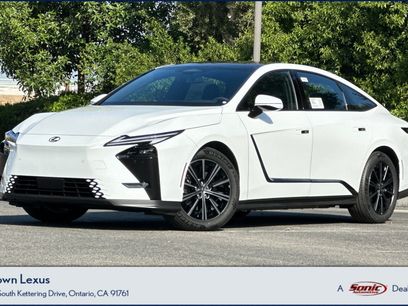 New 2026 Lexus ES 350e w/ Convenience Package